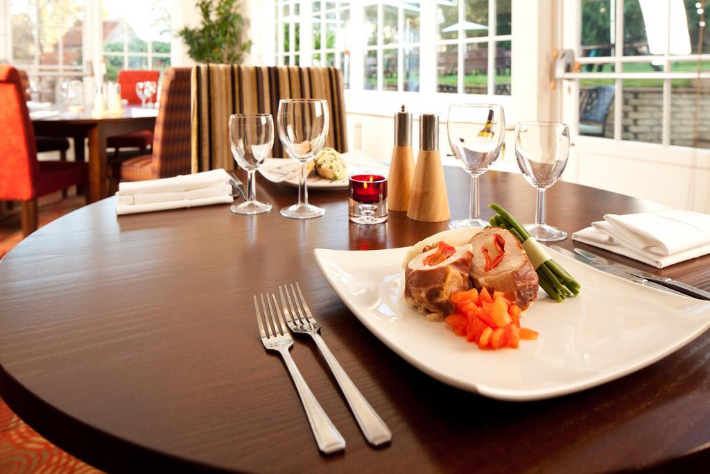 فندق The White Horse Hertingfordbury المظهر الخارجي الصورة